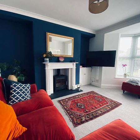 Beautiful 2 Bed End Terrace Victorian Town House Apartment เรดรูธ ภายนอก รูปภาพ