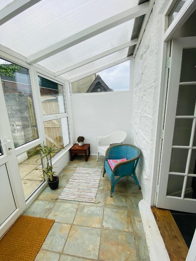 Beautiful 2 Bed End Terrace Victorian Town House Apartment เรดรูธ ภายนอก รูปภาพ